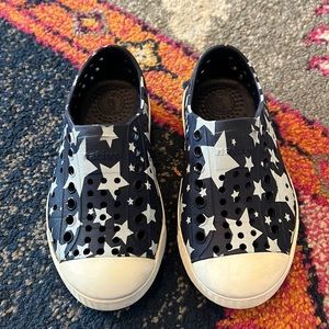 Native Jefferson star print toddler size 8